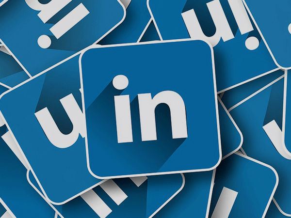 Image article fin des invitations de pages sur LinkedIn